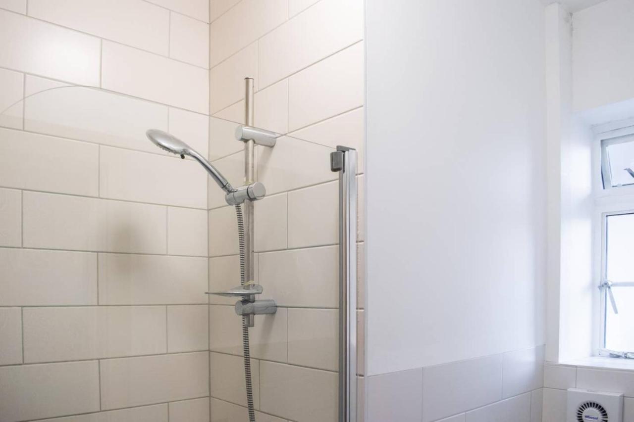 Beautifully Decorated Contemporary 2 Bedroom Flat Londýn Exteriér fotografie